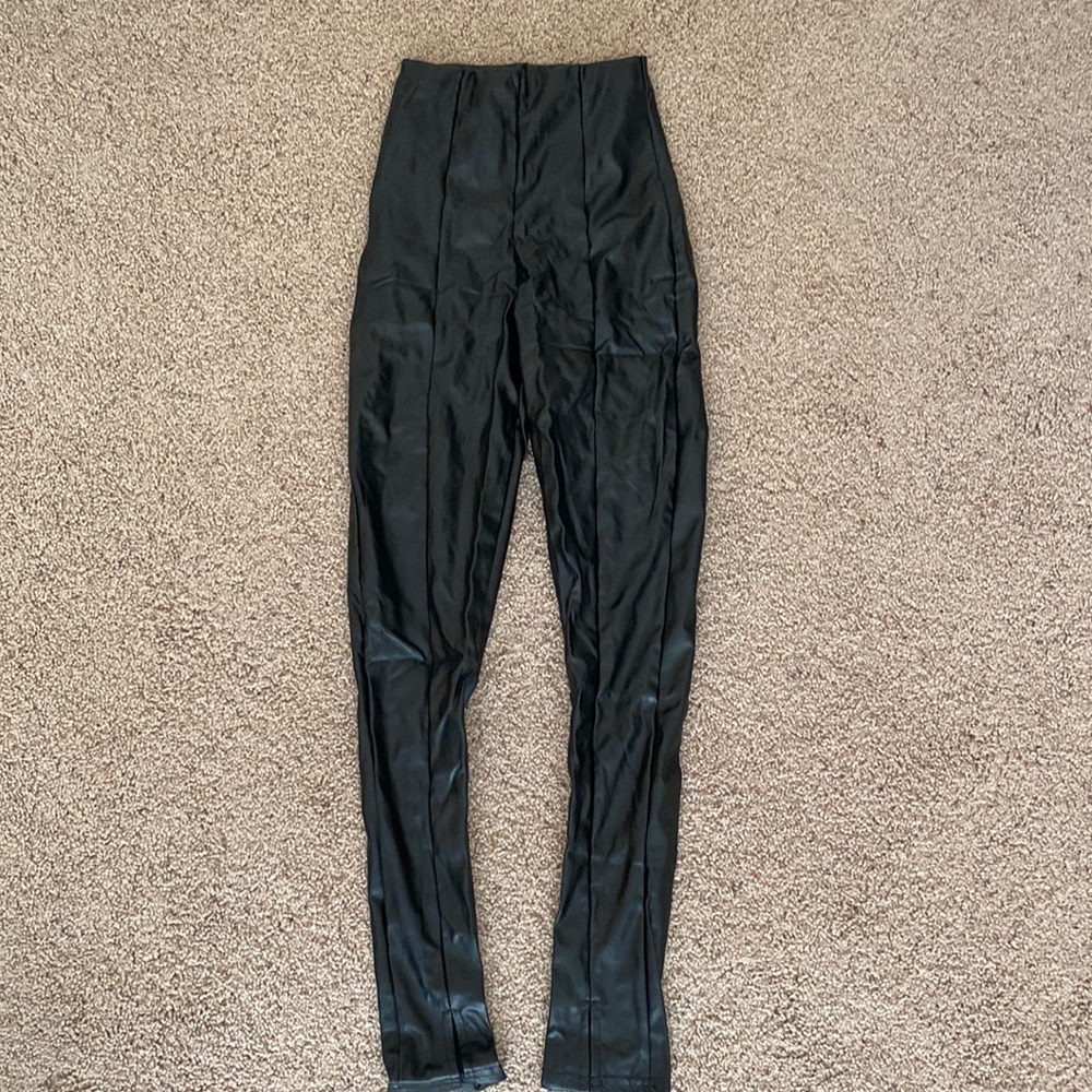 Leather leggings never worn size US 0